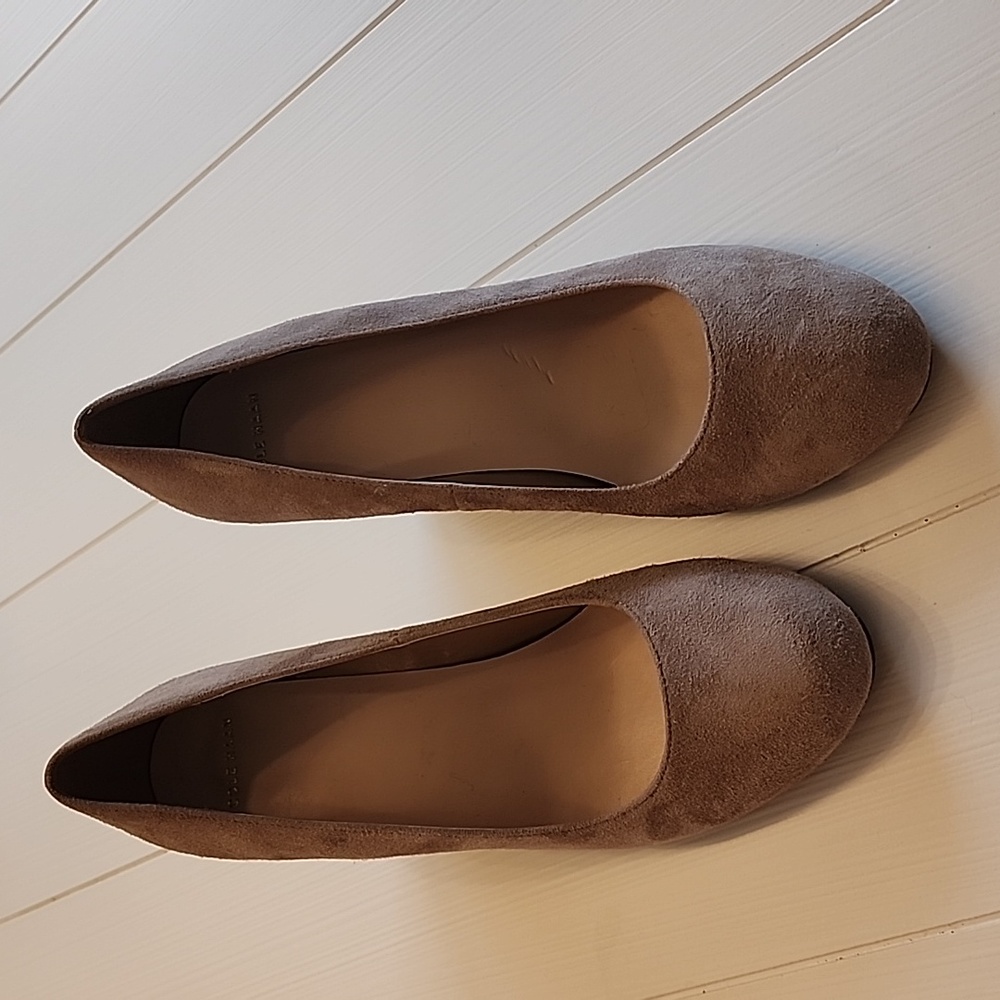 Suede pumps